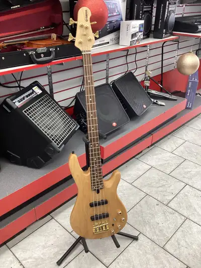 Basse électrique Yamaha, View more