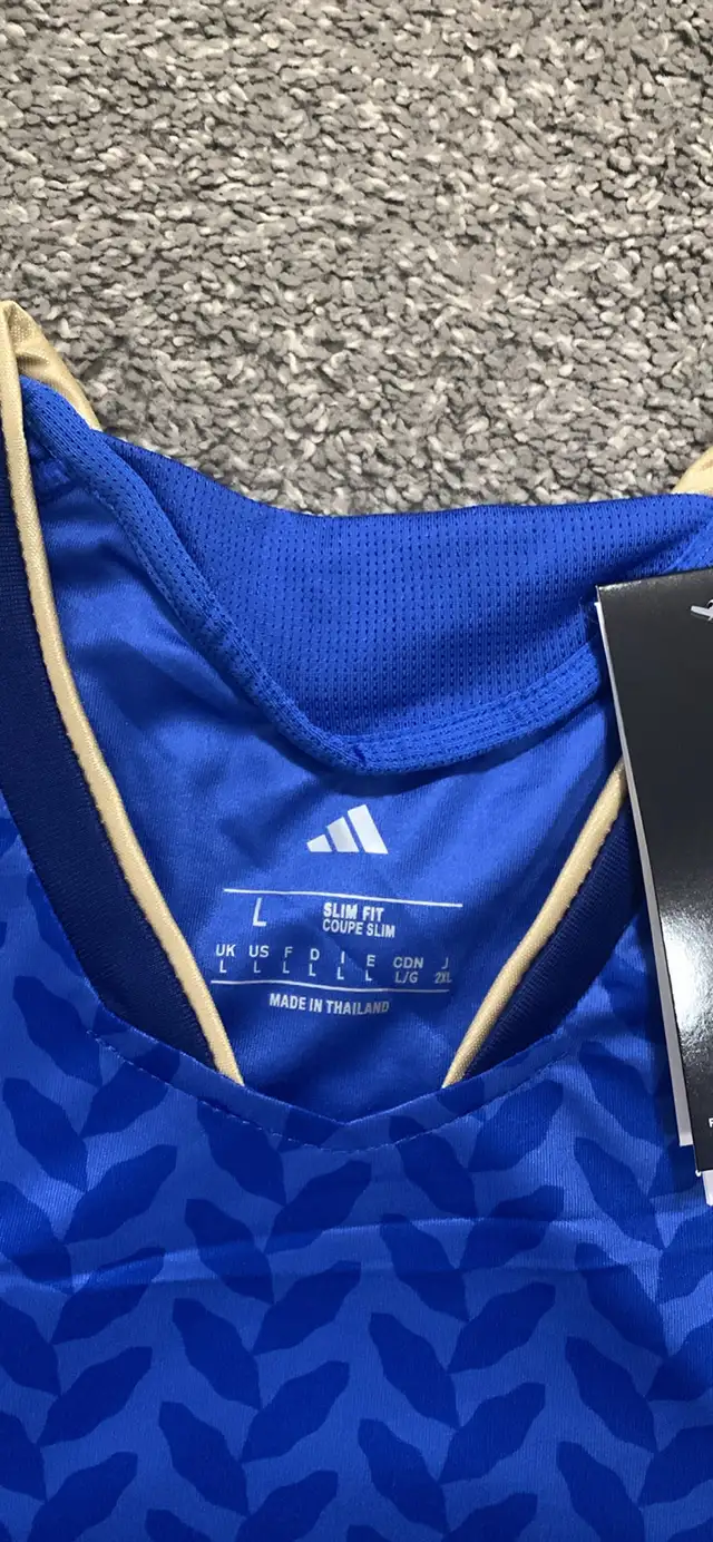 Adidas Italy Soccer Jersey in Men's in Oakville / Halton Region - Image 3