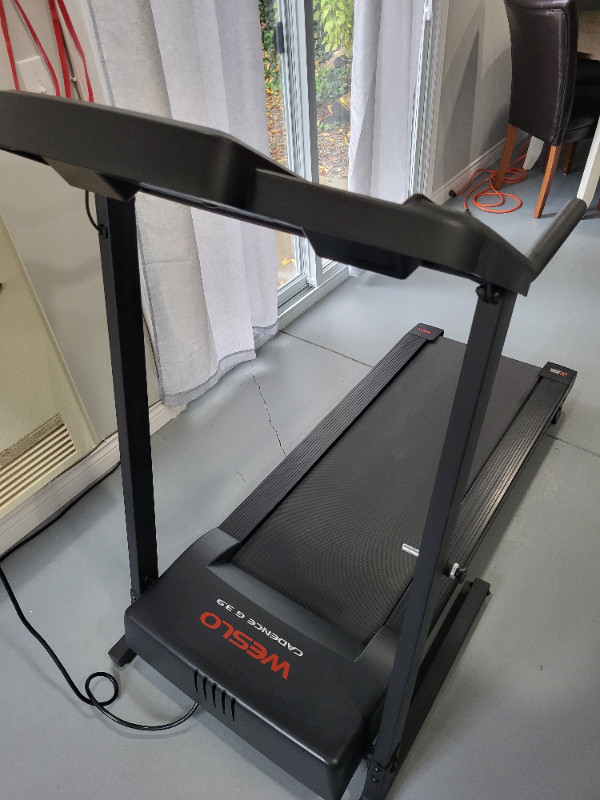 Weslo Cadence G 3.9 Cushioned Treadmill in Exercise Equipment in Sarnia - Image 2