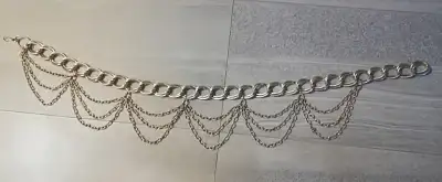 Ceinture chaîne dorée vintage, View more