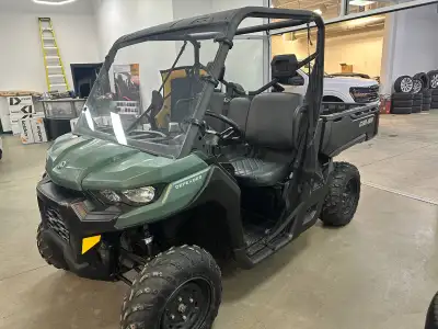 Slightly use, only 3900kms. Comes with a full windshield!!! Built extra tough to take you way beyond...