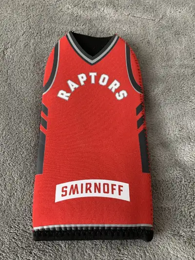 Call or txt Graham 416-875-4060 Toronto Raptors Bottle Cozy $4 fits over 26 oz bottles Toronto Rapto...