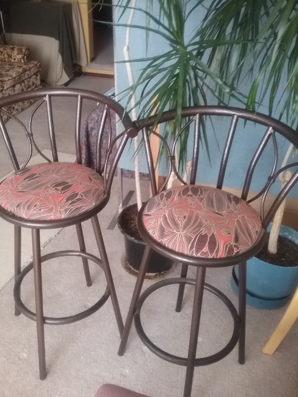 Like NEW BAR STOOLS Chairs & Recliners Red Deer Kijiji