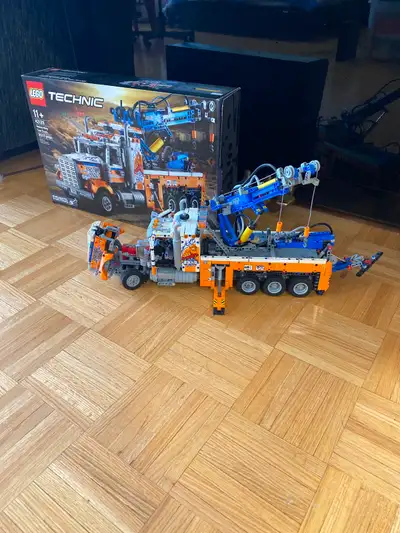 Lego 42128 Technic Heavy-Duty Tow truck, View more