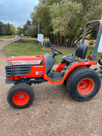 2001 Kubota B1700HSD Tractor