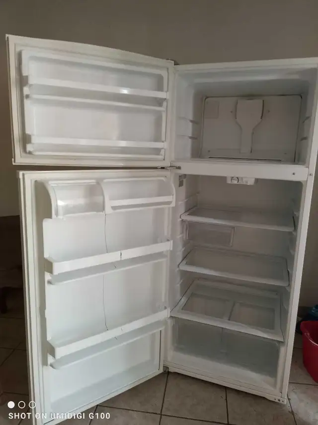 Réfrigérateur  in Refrigerators in Laval / North Shore - Image 2