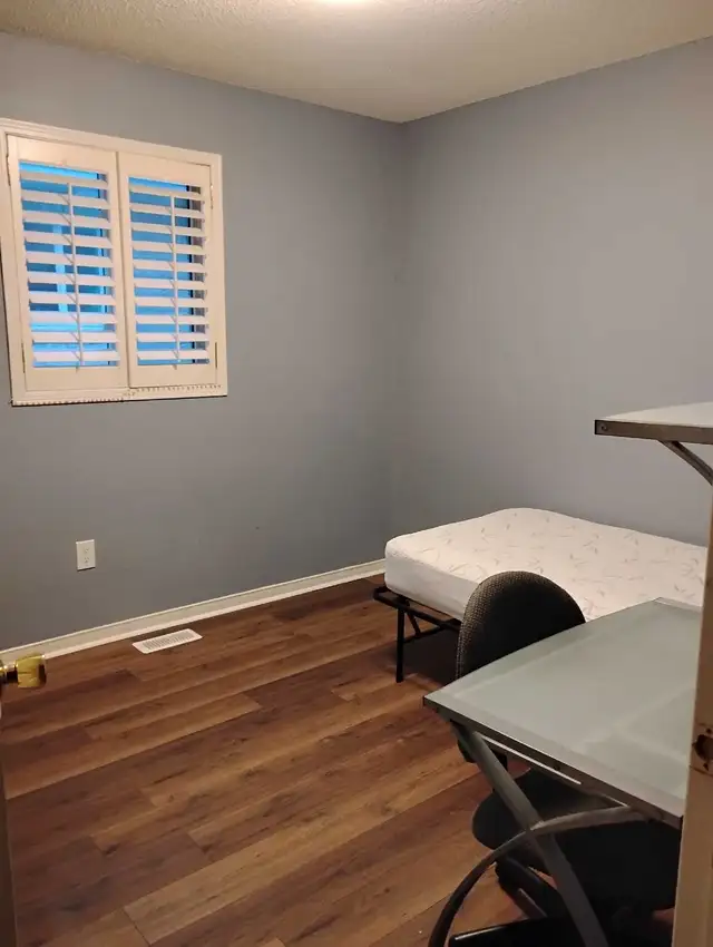 room for rent in Newmarket