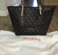 Women’s Guess Handbag 