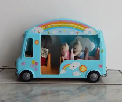Sylvanian--★CALICO CRITTERS★--autobus de bébés + figurines Prix: 15$