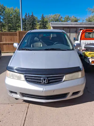 Honda odyssey in great condition some scratch on the exterior inside is almost new, this vehicle has...