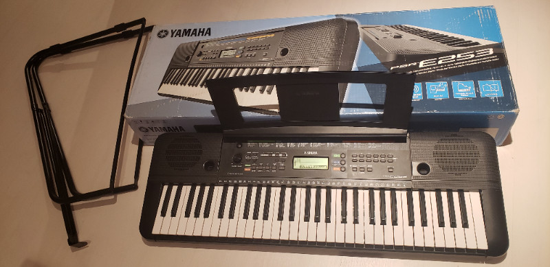 Yamaha Keyboard PSR-E253 with Stand, Foot Pedal and Piano Books