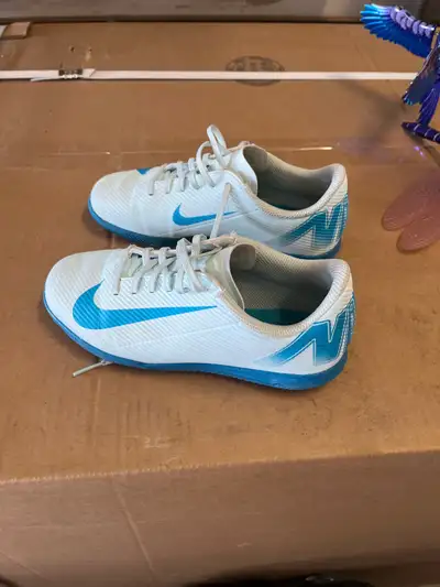 indoor soccer shoes, View more