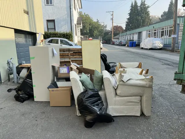 Junk Removal 535724072727357442