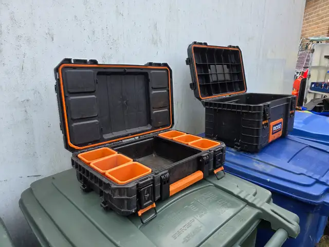 2 RIDGID 22" Gear Cart Pro Wheeled Tool Storage Totes W 2 Boxes in Tool Storage & Benches in Windsor Region - Image 10