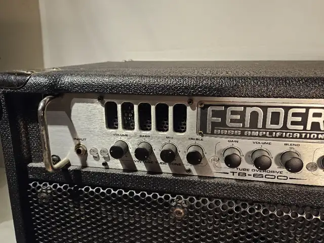Fender TB600 Bass Combo in Amps & Pedals in Kawartha Lakes - Image 5