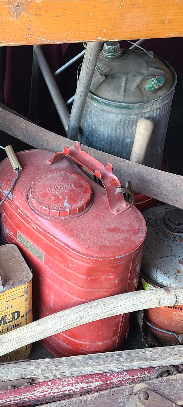 Vintage Gas Cans & Fire Extinguishers in Arts & Collectibles in St. Albert - Image 2
