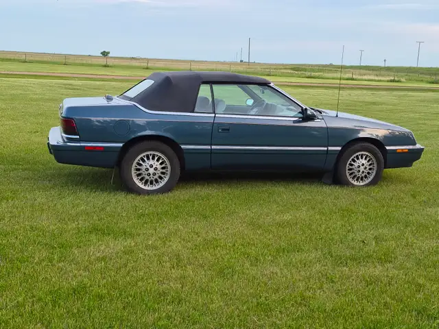 1990 Chrysler LeBaron in Cars & Trucks in Regina - Image 7