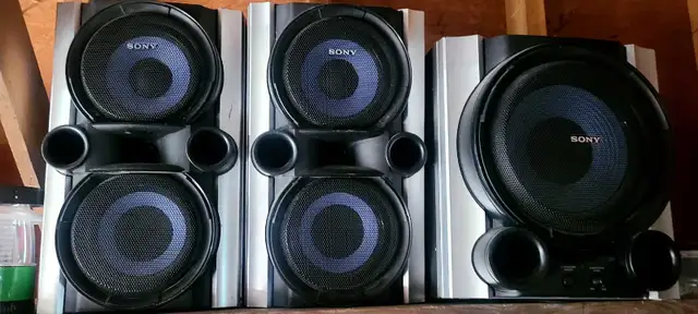 speakers and stero in Stereo Systems & Home Theatre in Lethbridge - Image 2