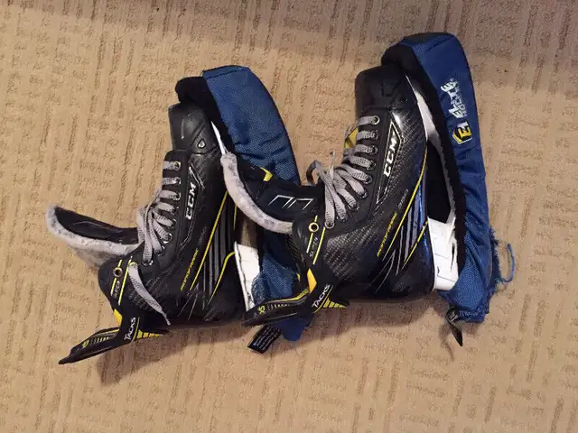 Assortment of Youth Hockey Equipment in Hockey in Markham / York Region - Image 2