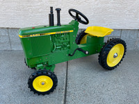 *SHARP* JOHN DEERE 4440 Pedal Tractor Farm Toy