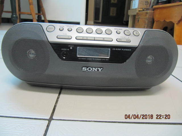 Classic Sony CFD-S05 CD Radio Cassette Corder Like New Cir 1990s | Arts &  Collectibles | Mississauga / Peel Region | Kijiji