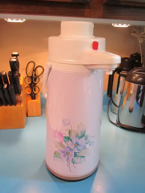 Beverage dispencer63735878322561121