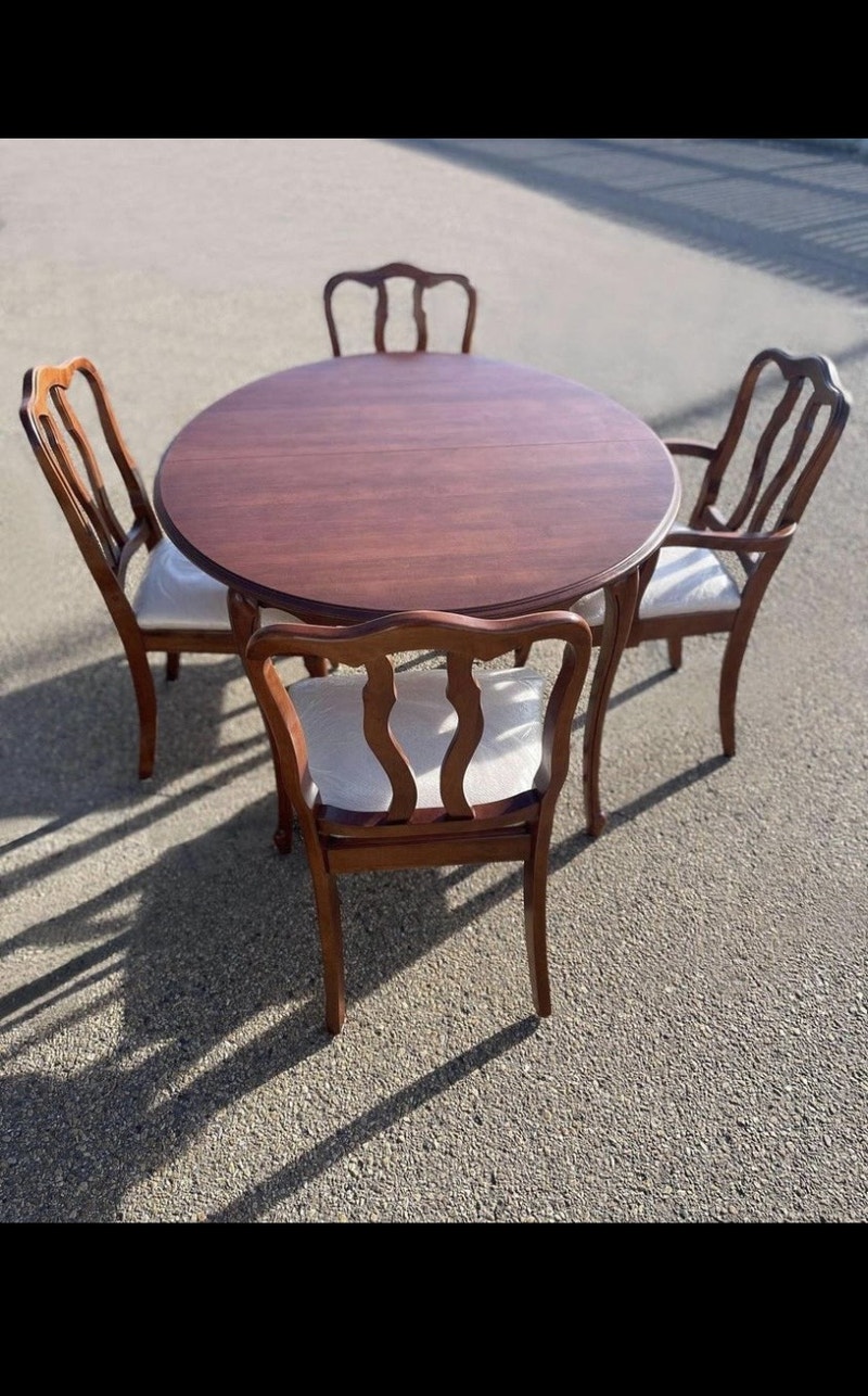Vintage Maple Dining Set + 2 Leaves (Not Pictured) Dining Tables