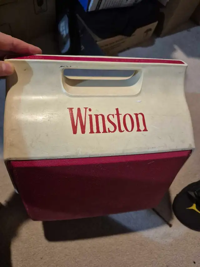 Igloo Winston Cooler in Fishing, Camping & Outdoors in Napanee - Image 2