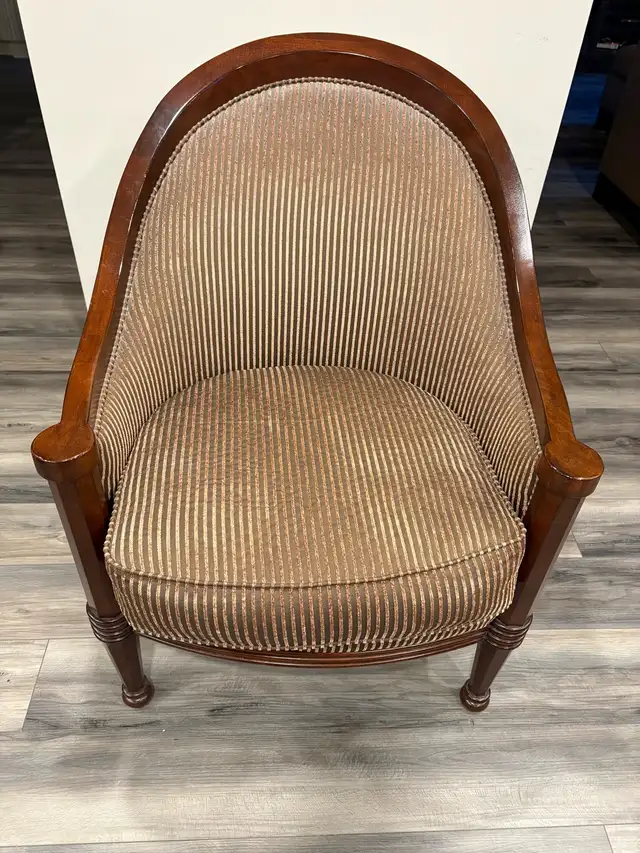 Accent Chairs in Chairs & Recliners in Mississauga / Peel Region - Image 2