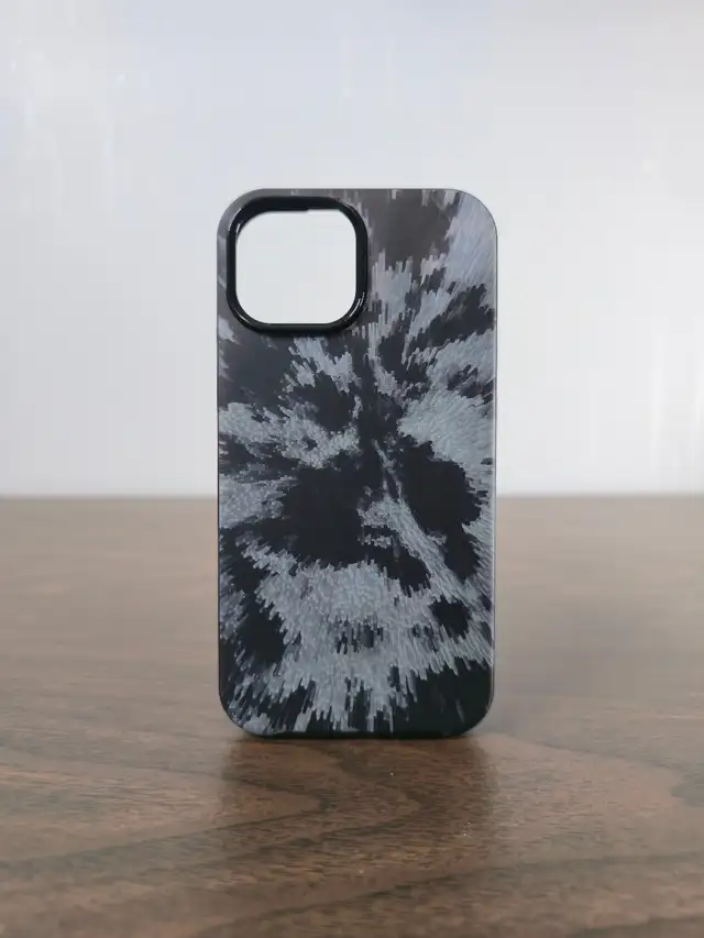 OtterBox iPhone 15, 14, & 13 Symmetry Series Case in Cell Phone Accessories in Stratford - Image 5