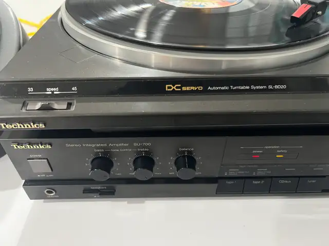 technics SU-700 amplifier & turntable SL-BD20  set in Stereo Systems & Home Theatre in Mississauga / Peel Region - Image 3