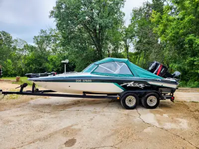 1994 20' Astro FSX20 Fish/Ski - Great big water boat - 1999 200 Mercury Optimax comes with both a 4...