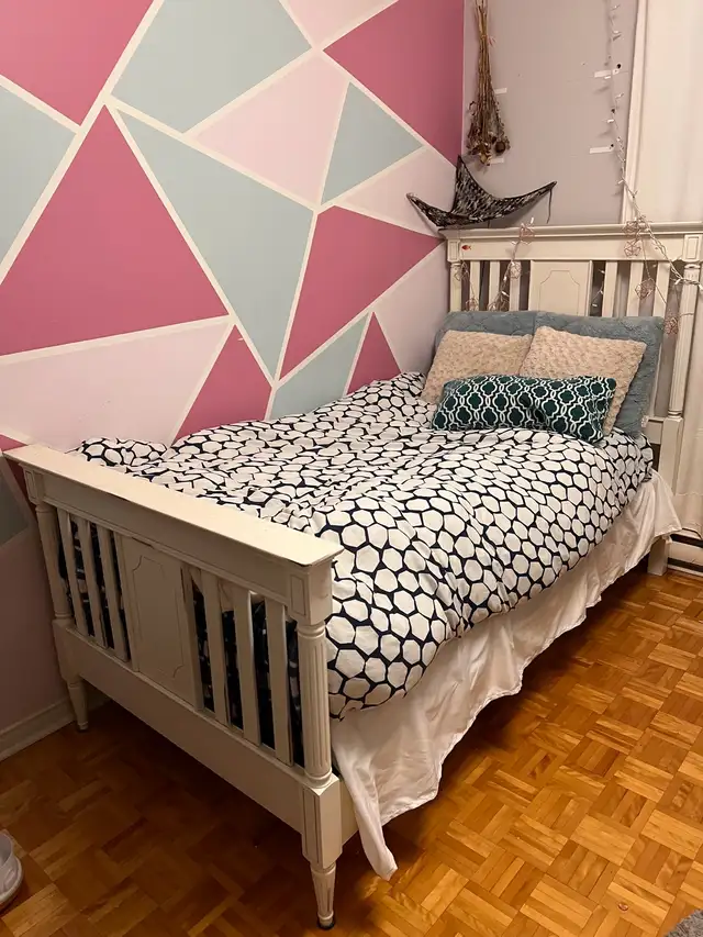 Lit en bois solide - jumeau in Beds & Mattresses in Laval / North Shore - Image 2