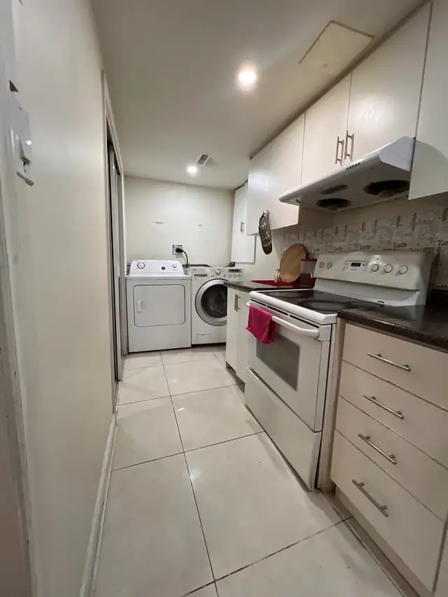 Private or sharing room available - fairway station, Kitchener  in Room Rentals & Roommates in Kitchener / Waterloo - Image 4