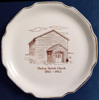 WESLEY UNITED CHURCH COMMEMORATIVE PLATE W/ 22K GOLD DECORATION
