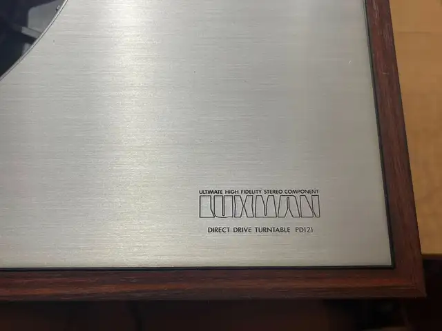 Luxman PD121U 60Hz high-end turntable with original dust cover in Stereo Systems & Home Theatre in Kingston - Image 7