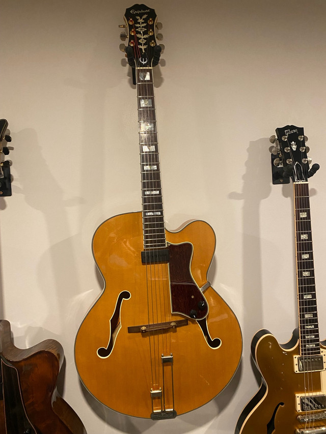 Epiphone Emperor Regent dans Guitares  à Région de Windsor