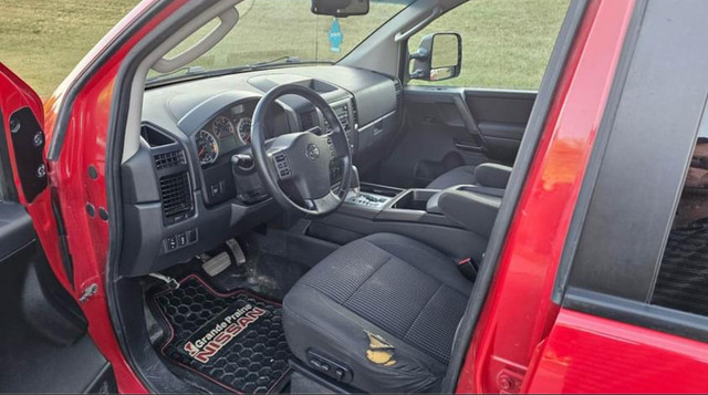 2009 Nissan Titan in Cars & Trucks in Calgary - Image 4