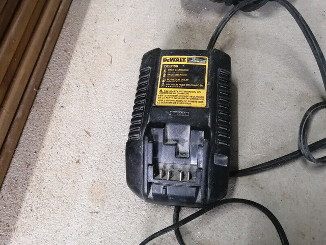 DeWalt 12/20 Volt Battery Charger in Power Tools in Hamilton - Image 2