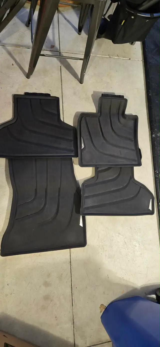 OEM Genuine  BMW X5 X6 All Weather  Rubber Floor Mats Set in Other Parts & Accessories in Windsor Region - Image 2