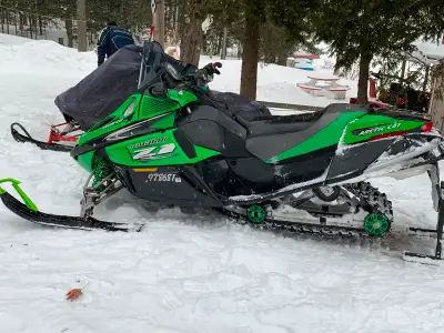 Arctic Cat Z1Jaguar has 1100cc Suzuki engine with low mileage for a 4-stroke. Lots of power and a gr...