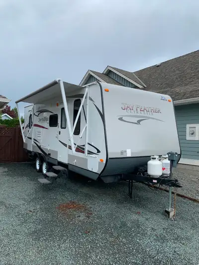 2013 Jay Feather Ultra Lite 23M by Jayco. Clean, well maintained, lightweight travel trailer that’s...