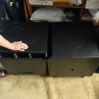 2 bass subs speakers for sale-behringer turbosound m15B