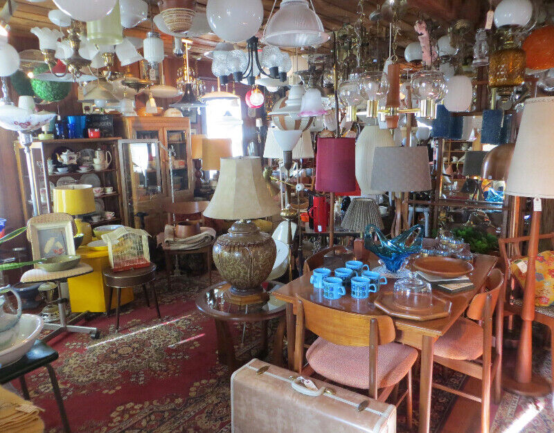 PAST and PRESENT ANTIQUES MID CENTURY MODERN TEAK COLLECTIBLES Arts