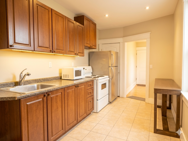(Downtown)  Private ROOM, Furnished @ 2 Bedrooms, Quiet! in Room Rentals & Roommates in Calgary - Image 4