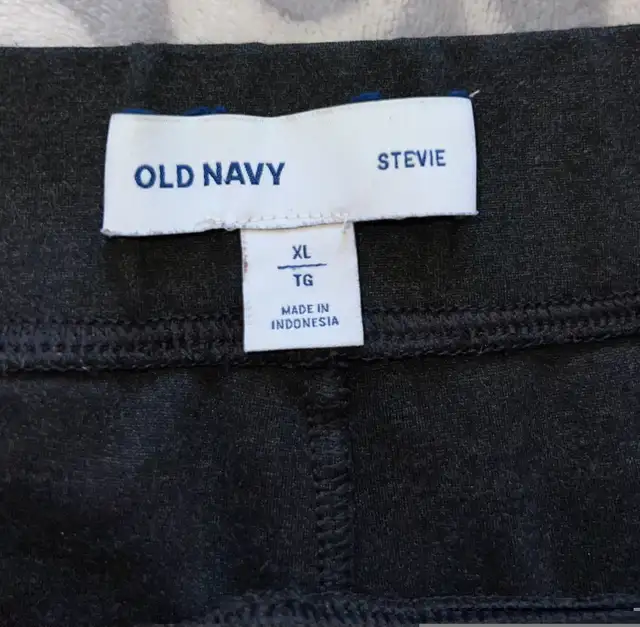 Old Navy Women’s Extra High-Waisted Stevie Skinny Ankle Pants  in Women's - Bottoms in Oshawa / Durham Region - Image 7