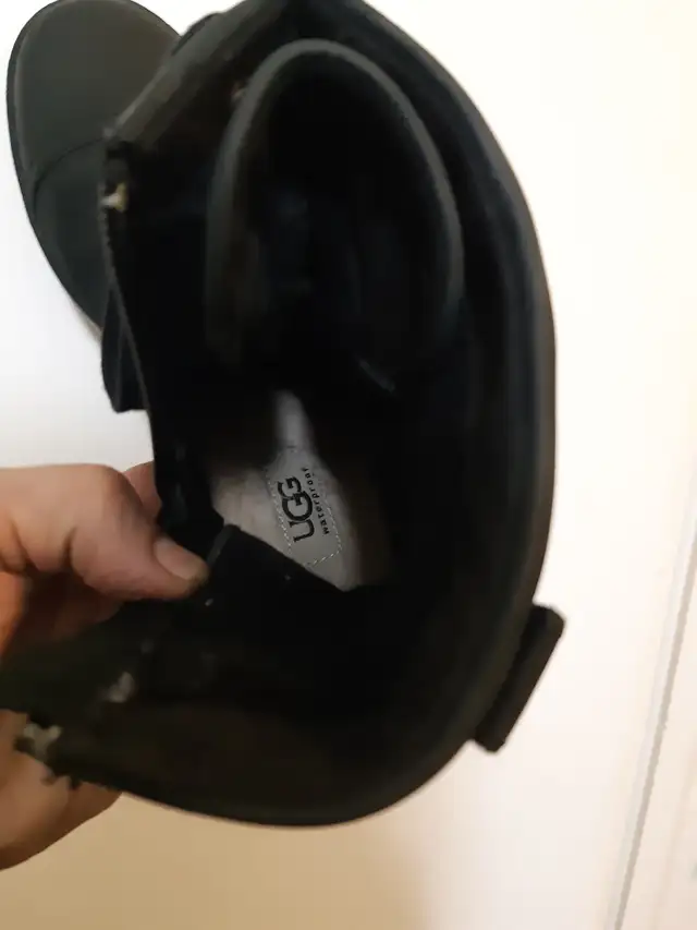 Bottes d'hiver Uggs pour femmes in Women's - Shoes in City of Montréal - Image 9