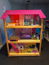 Big doll house with accessories. Assembled, like new. 46x44x28