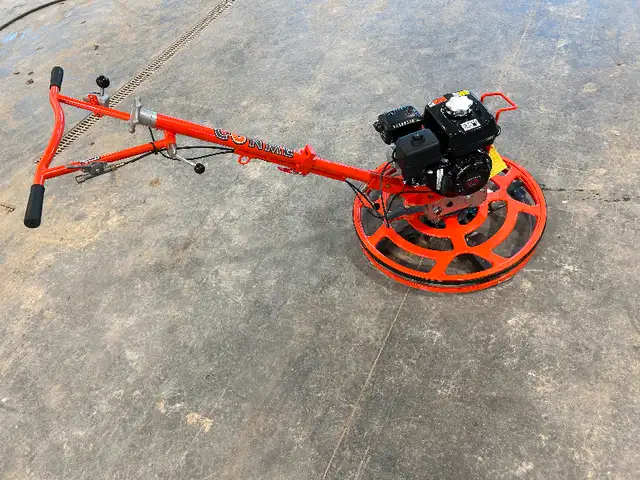 Conmec CT430 Edging Concrete Power Trowel! in Power Tools in Belleville - Image 3