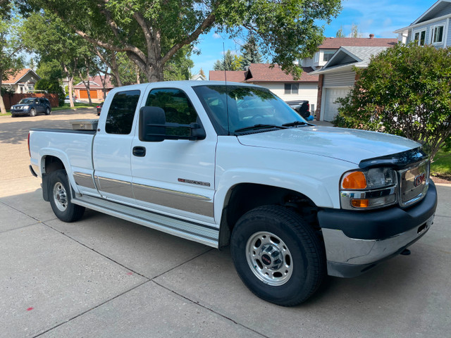 2002 GMC Sierra 2500 HD SLE, Mint Condition, Super Low Mileage in Cars & Trucks in Edmonton - Image 2